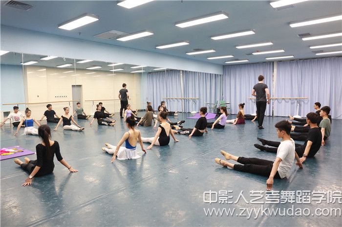 中國舞班上課場景.jpg