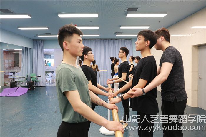 中國舞班上課場景1.jpg