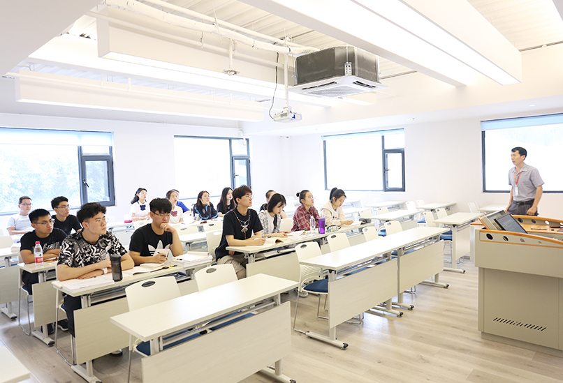 中影人教育舞蹈中心文化課歷史課堂