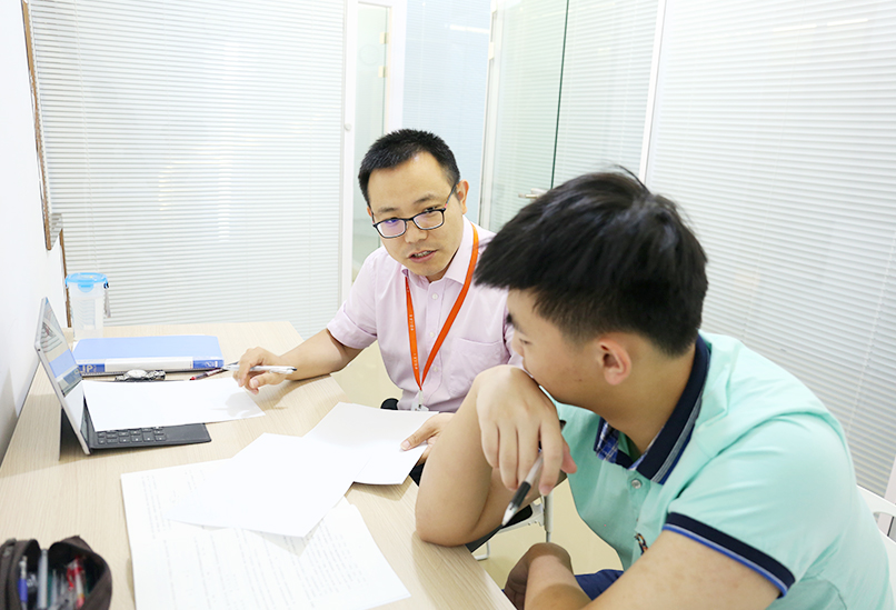 舞蹈集訓(xùn)班文化課數(shù)學(xué)課堂