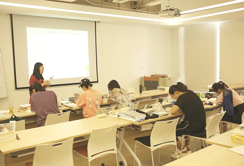 高考舞蹈培訓(xùn)班文化課英語課堂