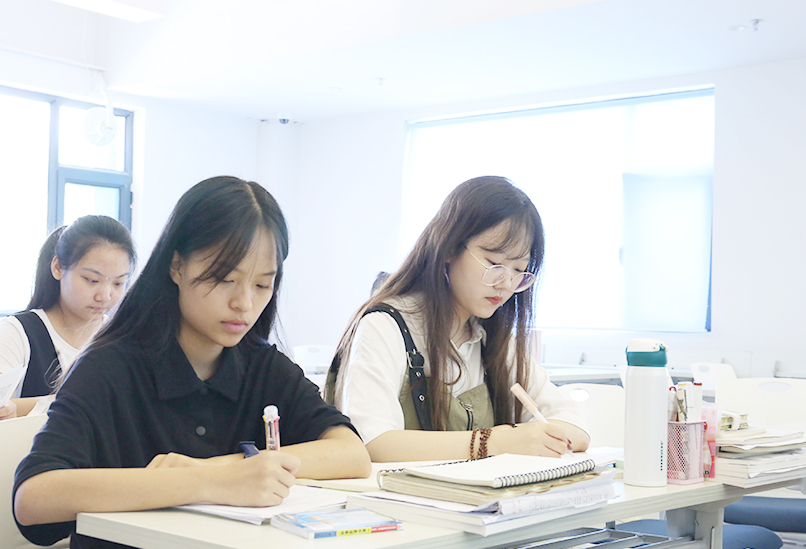 舞蹈 培訓(xùn)文化課英語課堂