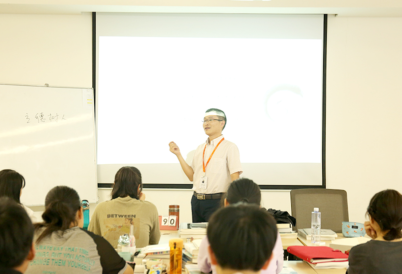 舞蹈學(xué)校文化課語文課堂