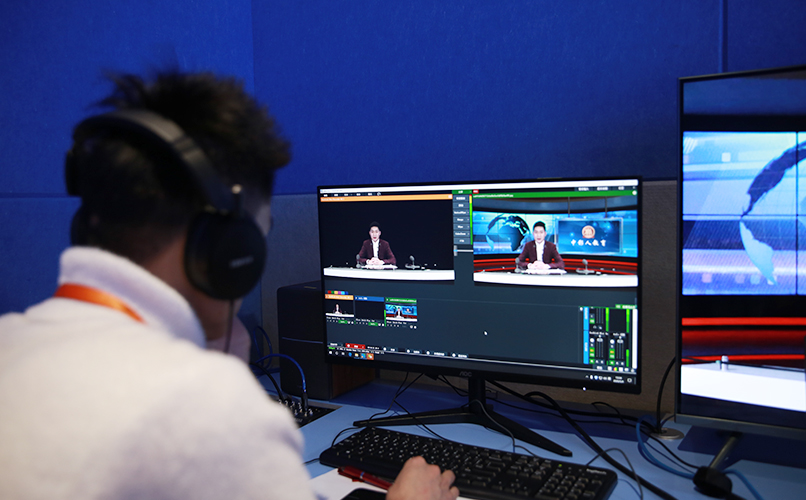 連線中國(guó)節(jié)目錄制