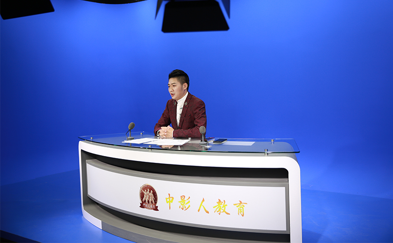 楊立成校長(zhǎng)接受采訪